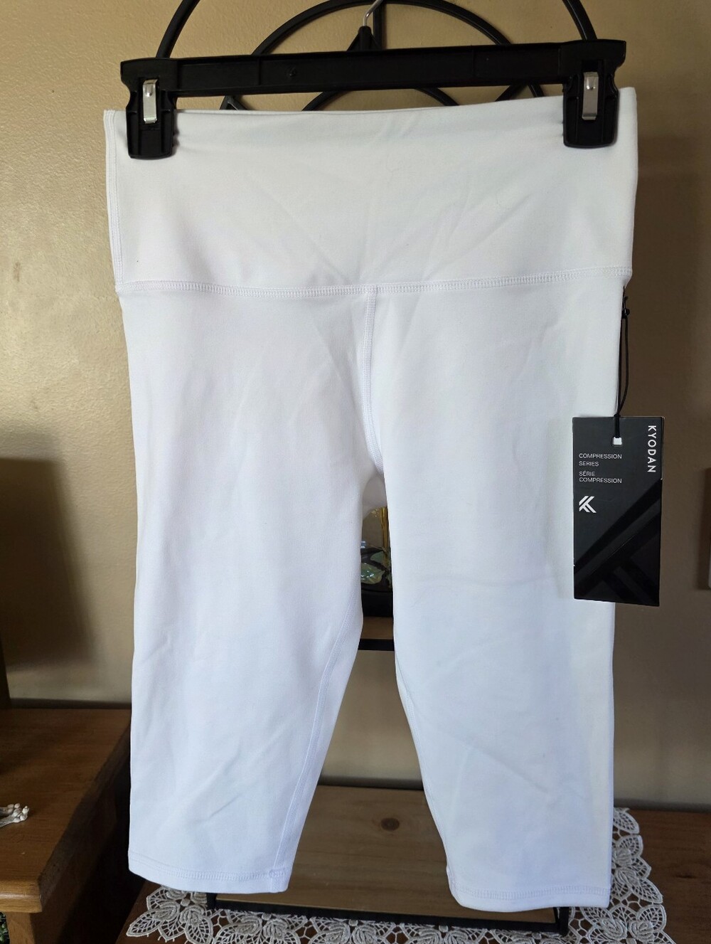 🆕️ Kyodan White Compression Series Ladies Capri Pants Crop Leggings Size S